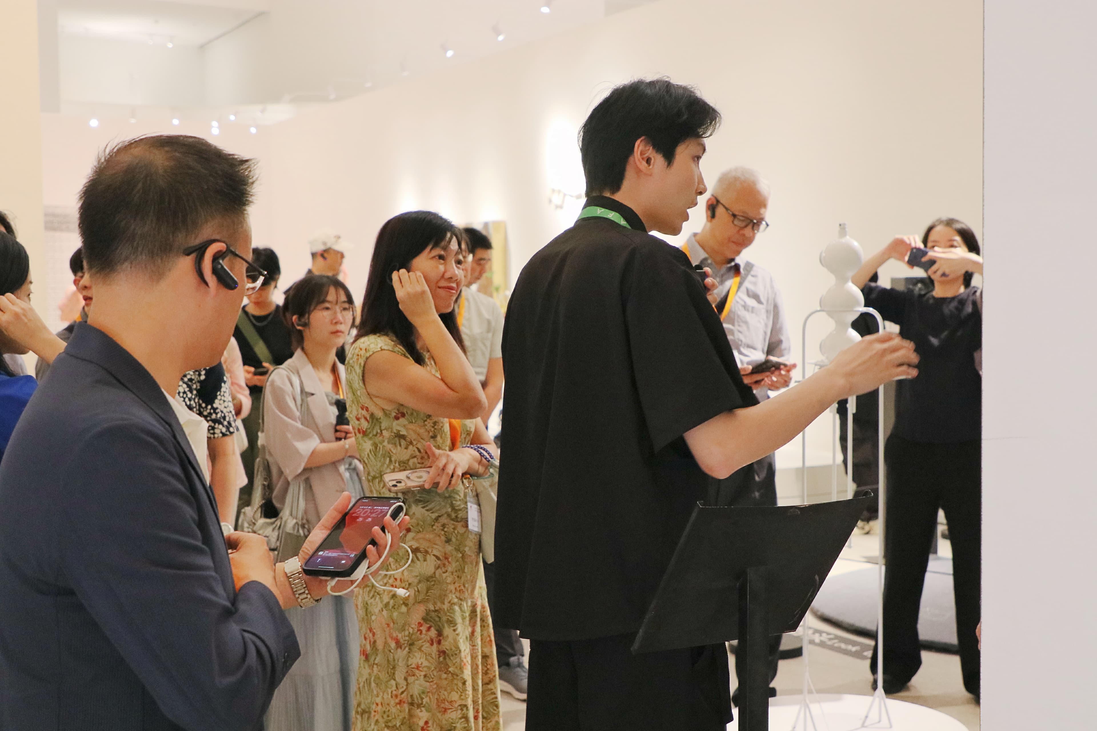 「京港同心‧創科未來—香港中小學校長訪京團」參訪央美2026研究生畢業展覽 4
